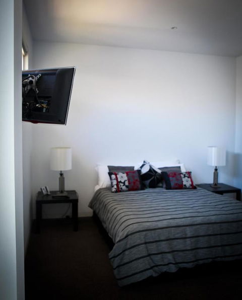 Battery Cove Beach Front Apartment - Mackay Tourism 3