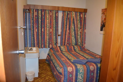 Monarch Motel Hotel - Mackay Tourism 3