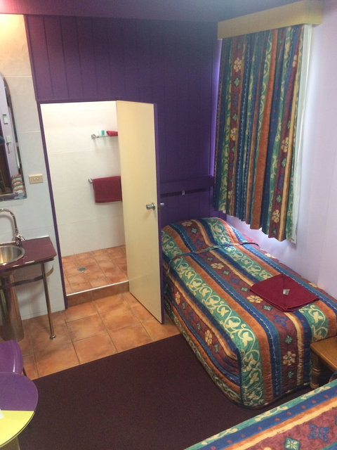 Monarch Motel Hotel - Mackay Tourism 5