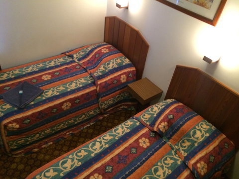 Monarch Motel Hotel - Mackay Tourism 0