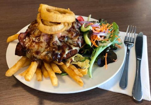 Lake Mulwala Hotel Motel - Mackay Tourism 6