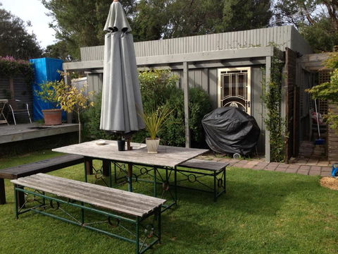 Petite Provence Cottage - Mackay Tourism 4