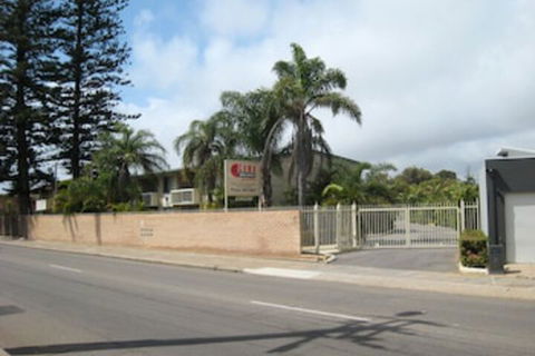 Como Apartments - Geraldton - Mackay Tourism 0