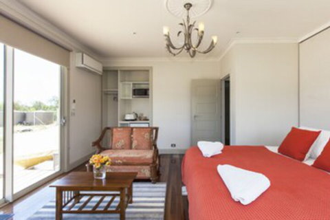 Aurora Manor Rooms - Mackay Tourism 0
