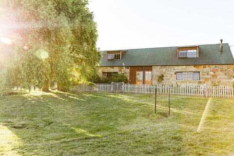 Daisy Bank Cottages - Mackay Tourism 1