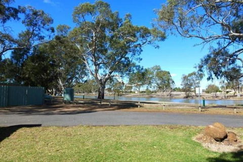 Horsham Riverside Caravan Park - Mackay Tourism 4
