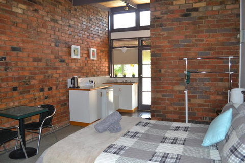 Colonial Motel - Mackay Tourism 2