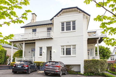 Highbury Apartments - Mackay Tourism 0
