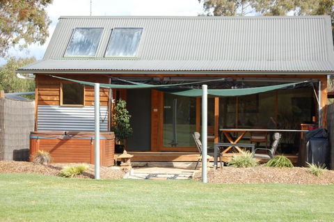 Goolwa Spa & River Retreat House - Mackay Tourism 3