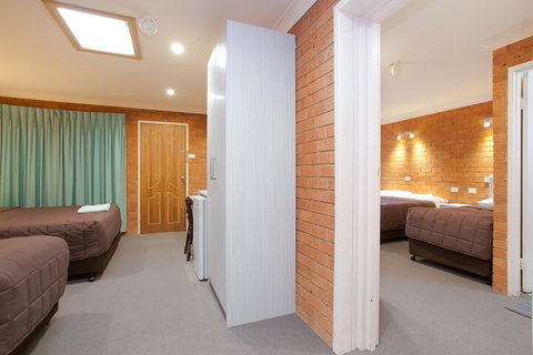 Sapphire Palms Motel - Mackay Tourism 6