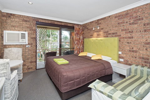Sapphire Palms Motel - Mackay Tourism 5
