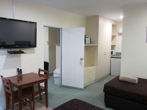 Snowgum Motel - Mackay Tourism 4