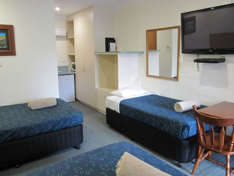 Snowgum Motel - Mackay Tourism 2