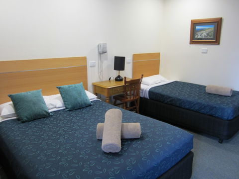 Snowgum Motel - Mackay Tourism 5