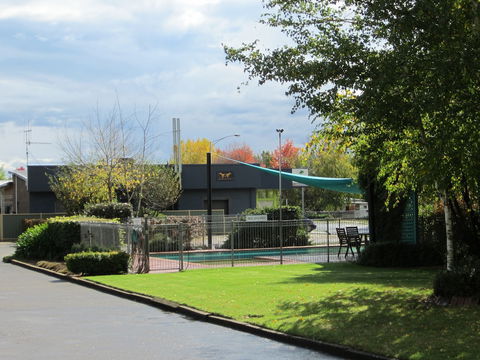 Snowgum Motel - Mackay Tourism 0