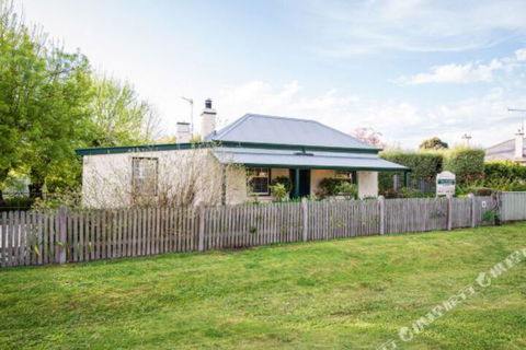 Georgies Cottage - Mackay Tourism 0