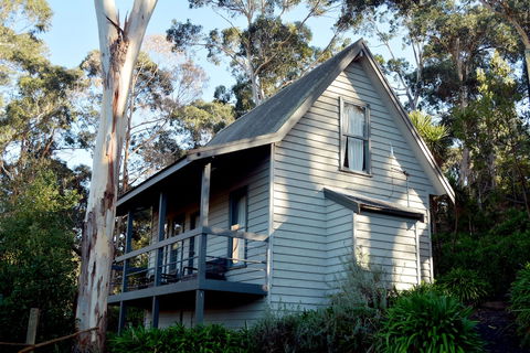 Great Ocean Road Cottages - Mackay Tourism 6