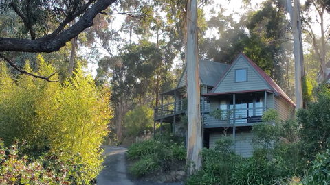 Great Ocean Road Cottages - Mackay Tourism 0