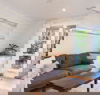 Surf Side Retreat - Mackay Tourism