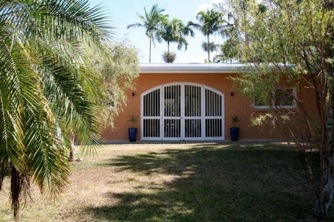 Jambala Beach House - Mackay Tourism 5