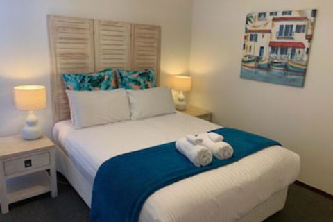 Scarborough Beach Front Resort Shell 4 - Mackay Tourism 0