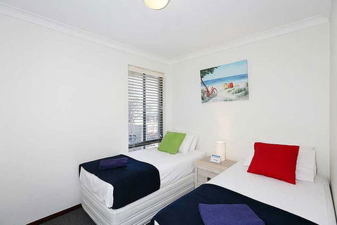 Scarborough Beach Front Resort Shell 4 - Mackay Tourism 6