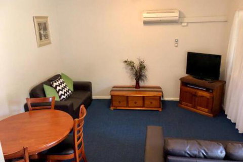 Abbey Apartments - Mackay Tourism 0