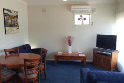 Abbey Apartments - Mackay Tourism 4