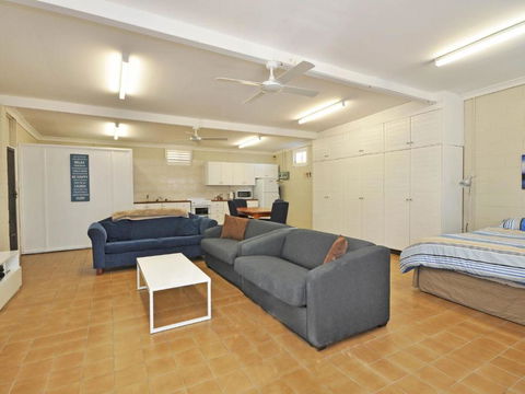 The Studio On The Lake At Fishing Point Lake Macquarie Honestly Put The Line In & Catch Fish - Mackay Tourism 1