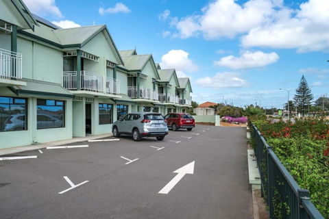 Geraldton Motor Inn - Mackay Tourism 1