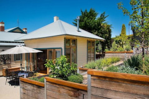 Hillside - Mackay Tourism 0