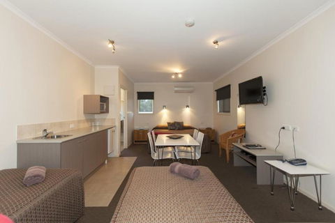 Chalambar Motel - Mackay Tourism 5