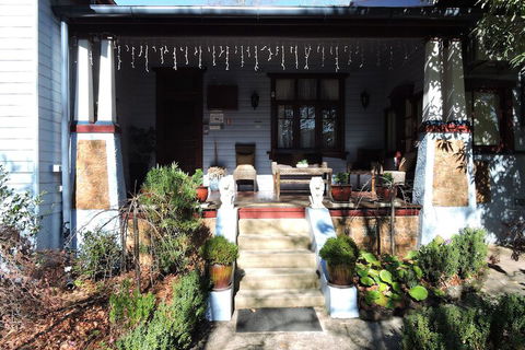 Kubba Roonga Guesthouse - Luxury Spa Retreat - Mackay Tourism 3