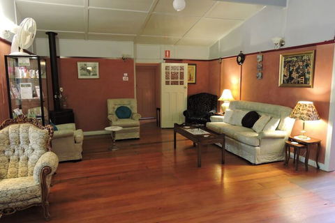 Kubba Roonga Guesthouse - Luxury Spa Retreat - Mackay Tourism 5