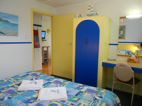 King Island Accommodation Cottages - Mackay Tourism 5