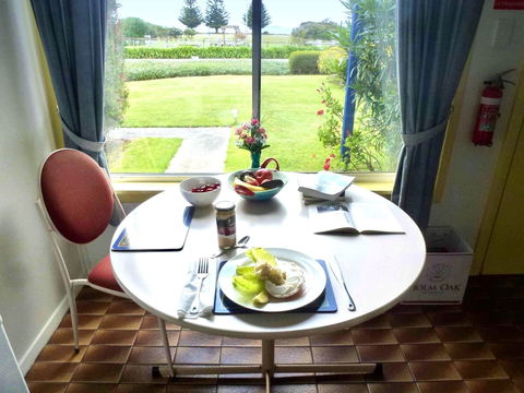 King Island Accommodation Cottages - Mackay Tourism 0