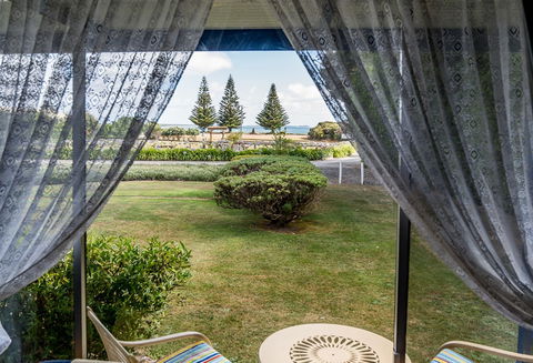 King Island Accommodation Cottages - Mackay Tourism 4