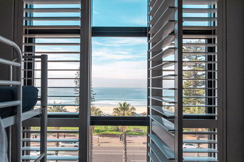 Wake Up! Bondi Beach - Mackay Tourism 4