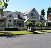 Creek Cottage Bed  Breakfast - Mackay Tourism