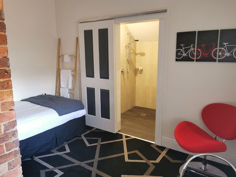 Empire Hotel Deloraine - Mackay Tourism 5