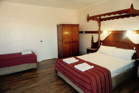 Yongala Lodge By The Strand - Mackay Tourism 5