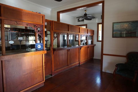 Yongala Lodge By The Strand - Mackay Tourism 0