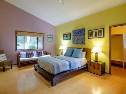 Five Bimba (Tractor House) - Mackay Tourism 3