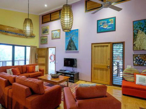 Five Bimba (Tractor House) - Mackay Tourism 4