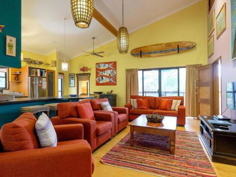 Five Bimba (Tractor House) - Mackay Tourism 5