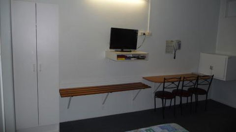 Bel Air Motel - Mackay Tourism 1