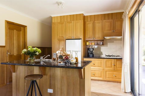 Glenoe Cottages - Mackay Tourism 4