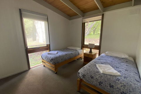 Kiewa Country Cottages - Mackay Tourism 6