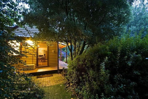 Lemonade Creek Cottages - Mackay Tourism 1