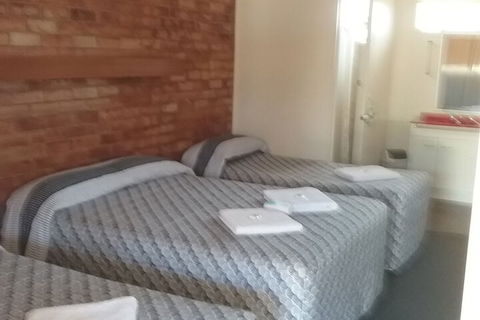 Avocado Motor Inn - Mackay Tourism 6